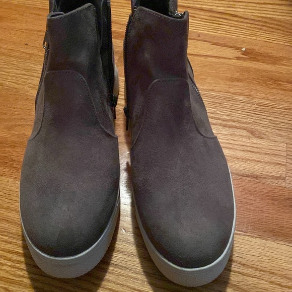 Francesca’s shoes - Picture 3 of 5